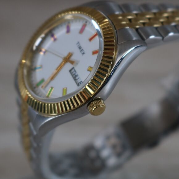 Timex Day-Date Watch – Pre-Owned, New Battery, Round, Two-Tone - Picture 5 of 11